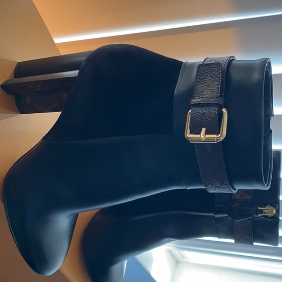 Louis Vuitton low heel black boots - Picture 2 of 5